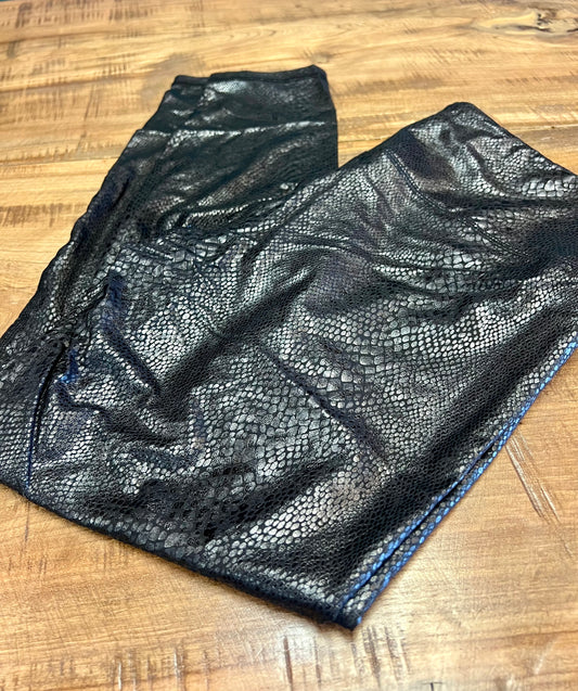 Curvy Snake Print Leggings